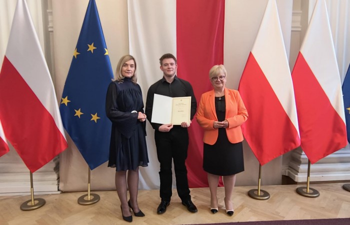 att.XsOUsc03xVNWbDwnuvSPbvpUU_CxYZTXs_lIab99UVo (1)