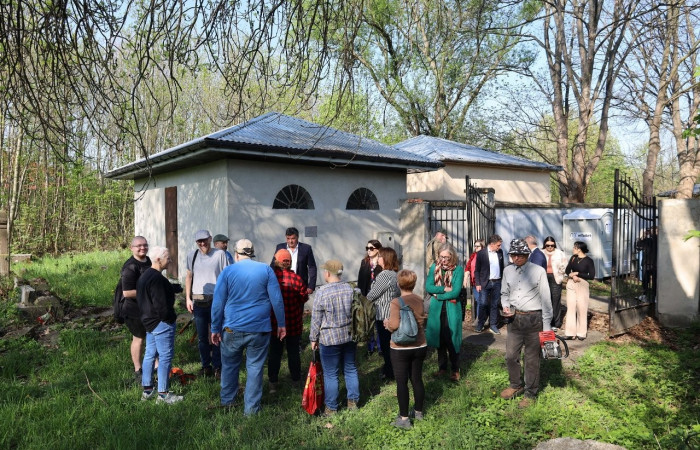 il20250422_907433647_xlarge