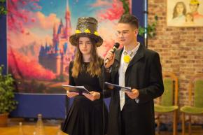 ,,Eko-Galimatias: ekologiczna interpretacja Kopciuszka łącząca modę, humor i edukację”